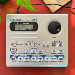 SOLD 🛍️ Boss Dr. Rhythm DR-3 Electronic Drum Machine + Pig Hog power supply